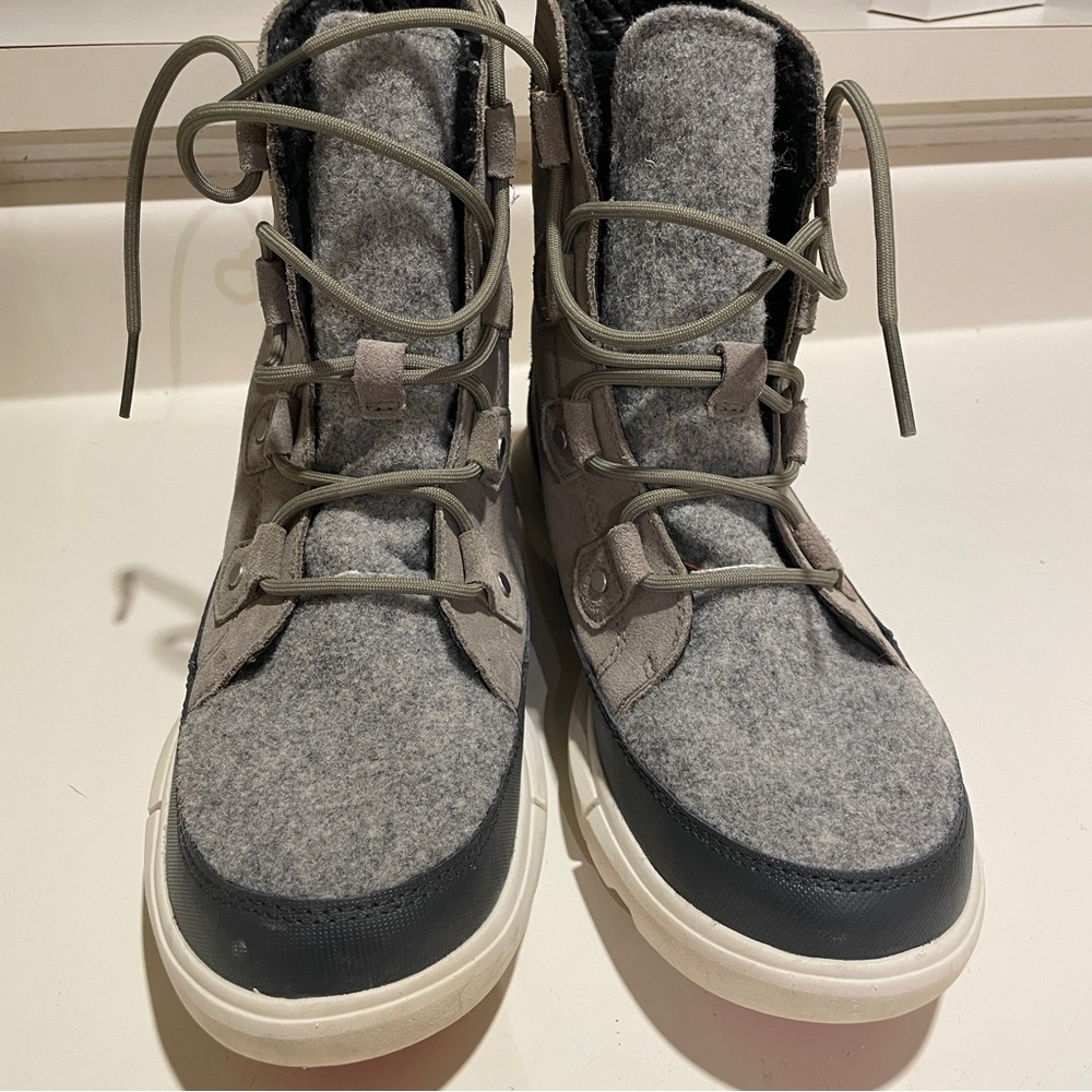 Sorel Explorer II Joan Waterproof Boot 9.5 Grey/Green - Picture 6 of 14